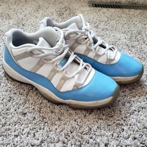 Jordan 11 UNC low